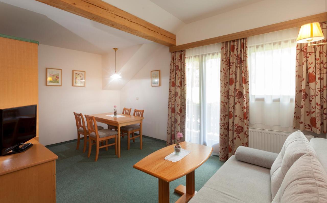 Alpenhotel Badmeister Flattach Rum bild