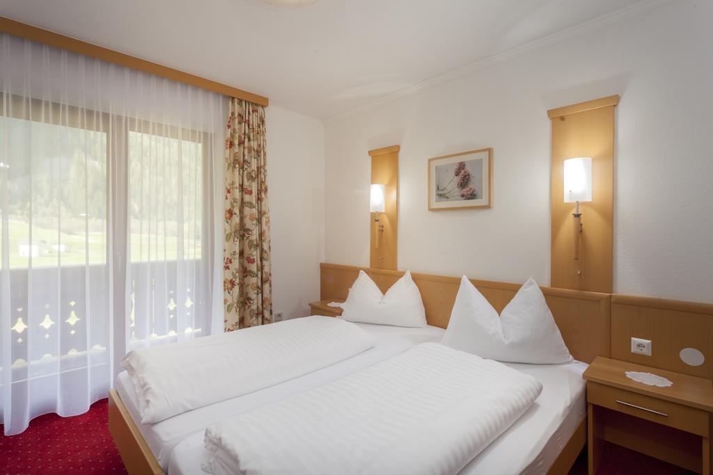 Alpenhotel Badmeister Flattach Exteriör bild