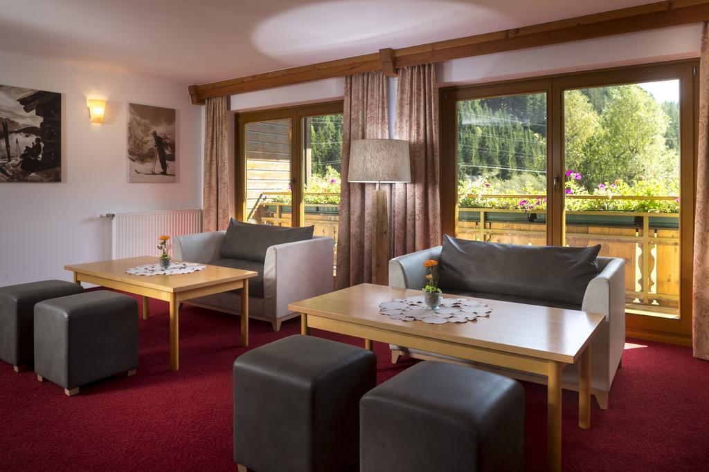 Alpenhotel Badmeister Flattach Exteriör bild