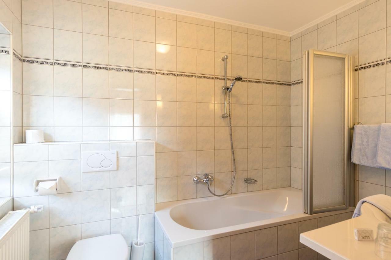 Alpenhotel Badmeister Flattach Exteriör bild